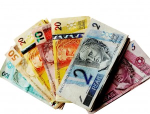 ECONOMIA: Salário-mínimo em 2024 pode chegar a R$ 1.389